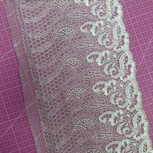 Encaje Rígido Blanco 18cm p/metro